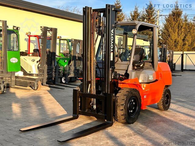 Kahveltõstuk Toyota 42-4FD40 / DIESEL / 4500KG / DUPLEX / FO