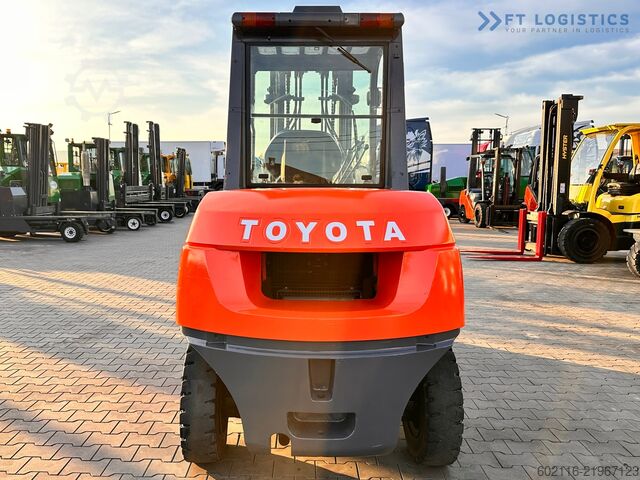 Kahveltõstuk Toyota 42-4FD40 / DIESEL / 4500KG / DUPLEX / FO