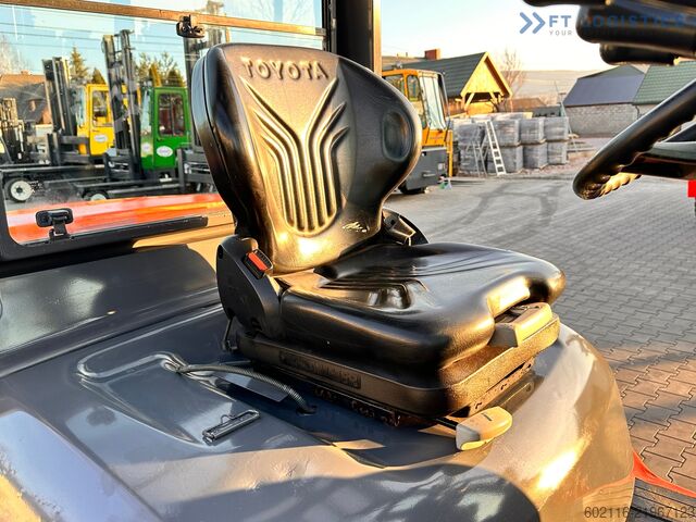 Kahveltõstuk Toyota 42-4FD40 / DIESEL / 4500KG / DUPLEX / FO