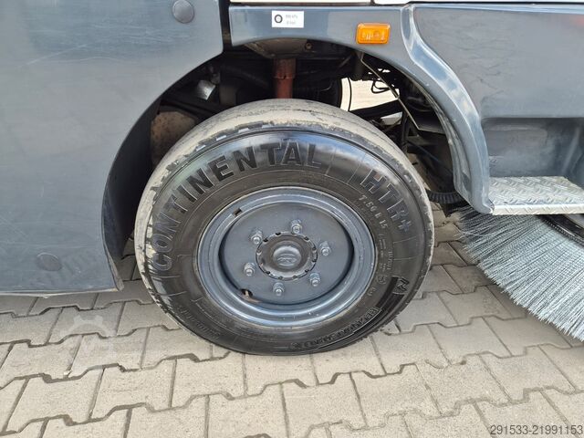 Sweeper truck Schmidt CleanGo 400