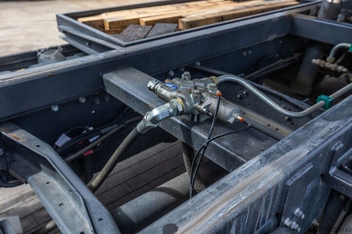 Trukkabíll VOLVO FL 290 - 21.000 KM