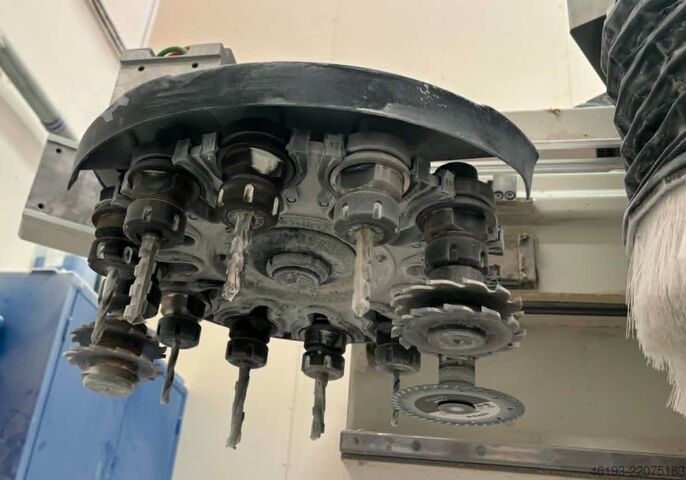 Pusat pemesinan SCM Accord FX 30
