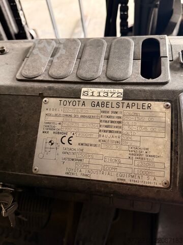 รถยก Toyota 02-7FGJF35