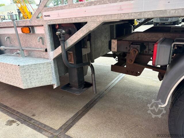 Chargeur bas Veldhuizen P33-2 Kuipdieplader heftrucks en machines