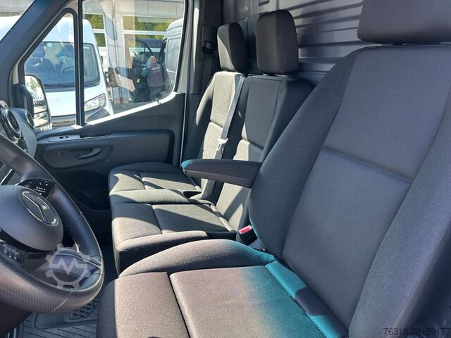 Минибус Mercedes-Benz Sprinter 317 Kasten L2H2 Autom. Kamera MBUX Navi