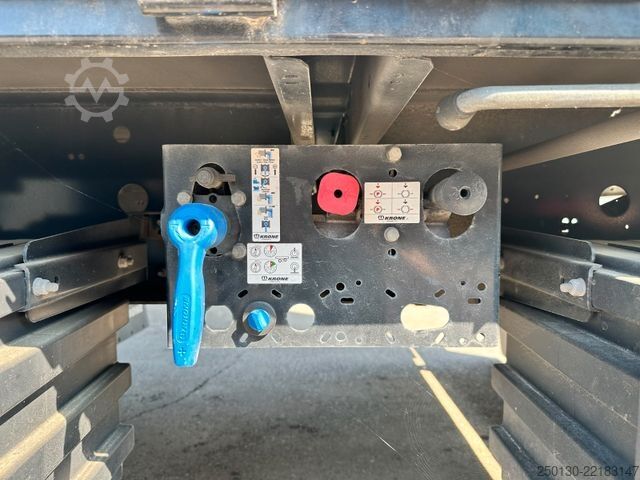 带篷布的开放式半挂车 KRONE SD Curtainsider EDSCHA CodeXL Liftachse