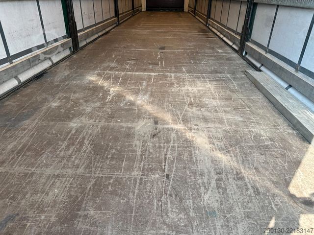 带篷布的开放式半挂车 KRONE SD Curtainsider EDSCHA CodeXL Liftachse