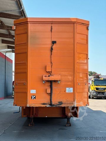 Semi-remorque pour bétail Finkl SAV35 4.Stock Hubdach Lift Tränke Tridec