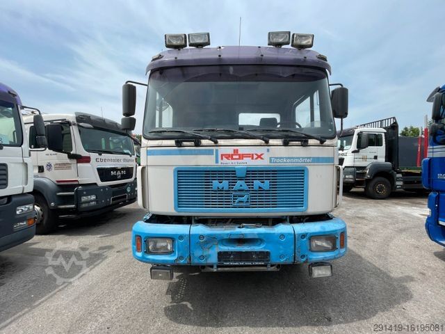 Samochód do zadań specjalnych MAN Steyr 32.403 Silent 8x4 Sülo Aufsteller Bj