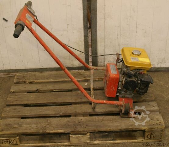 Concrete trowel Weber WFU 102