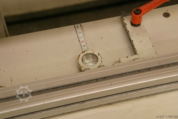 Szerelvény fúrógép Eigenbau mit Anschlägen