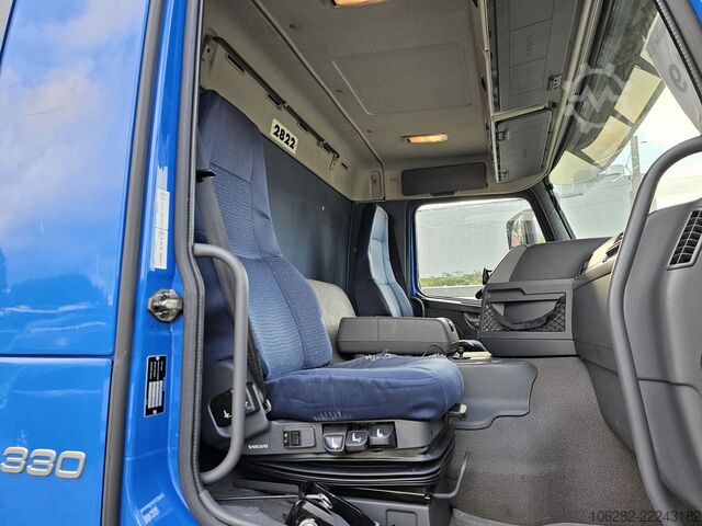 Camião com caixa frigorífica VOLVO FM330 6x2 FRIGOBLOCK Multizone Lenk u. L