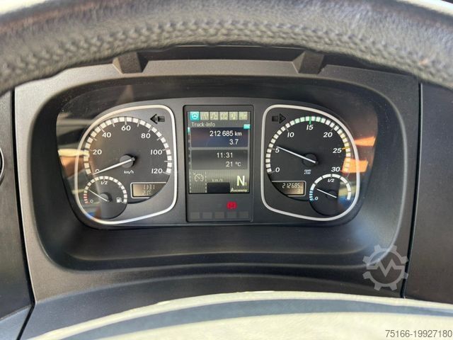 Kælivörubíll MERCEDES-BENZ ATEGO 1527 L Kühlkoffer 7,4 m LBW 1,5 T*THERMO