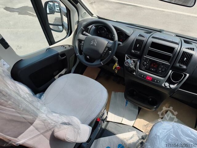 Autocaravana semi-integrada LMC Tourer lift H 730 ,Hubbett,