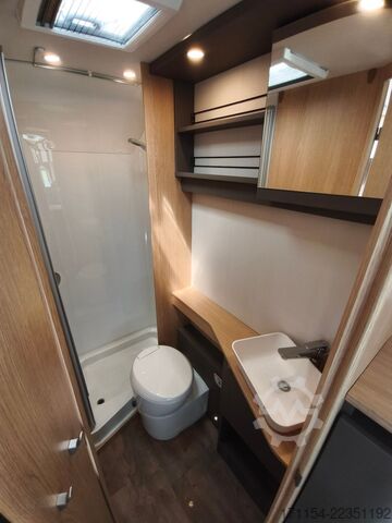 Autocaravana semi-integrada LMC Tourer lift H 730 ,Hubbett,