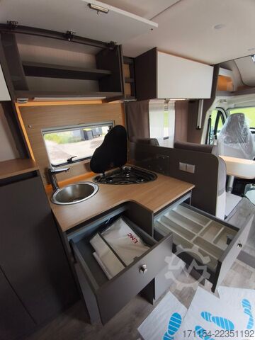 Autocaravana semi-integrada LMC Tourer lift H 730 ,Hubbett,