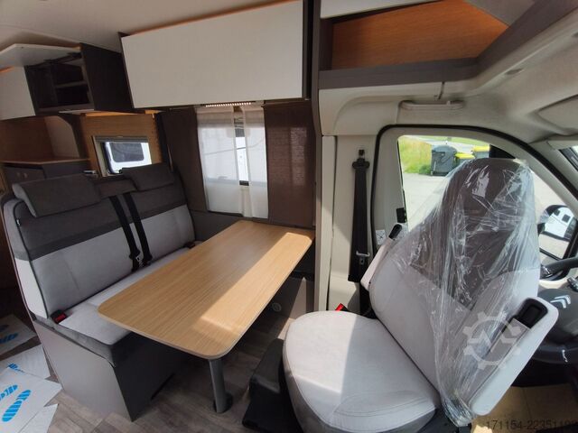 Autocaravana semi-integrada LMC Tourer lift H 730 ,Hubbett,