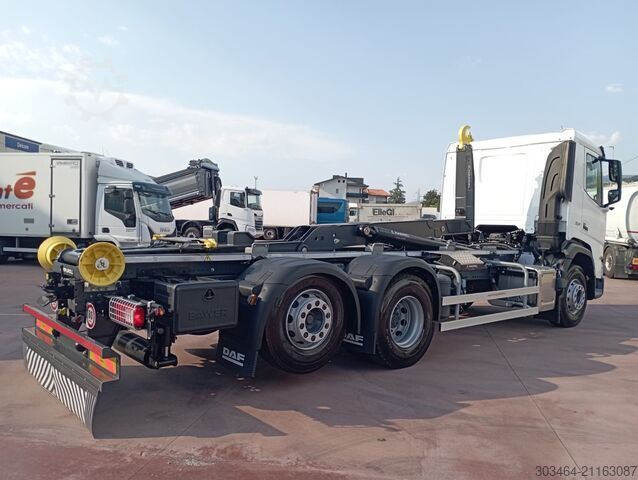 Tractor estándar DAF XF 480 6x2 Scarrabile Marrel 26ton.NUOVO