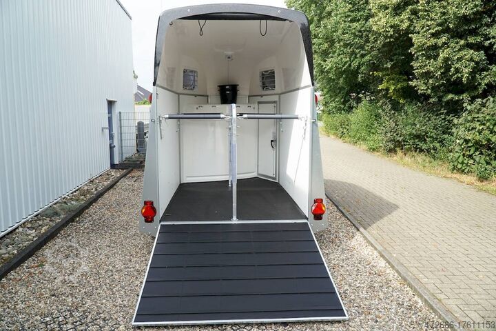 Atrelado para cavalos Humbaur EQUITOS PLYWOOD SK+ALUBODEN 315X165X230CM 2000KG