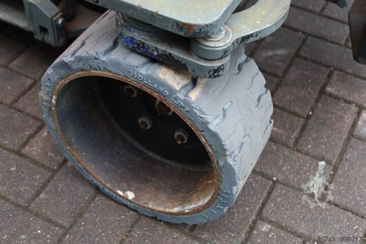 Podizanje makaza Holland Lift Ecostar HL-7814 Electric, 10m Working Height, 450k