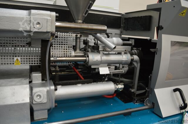 Mesin cetak injeksi Boy 55A