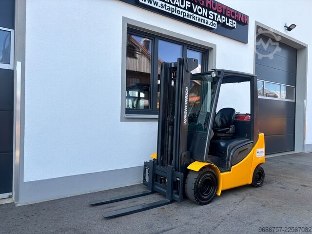  Jungheinrich TFG320S