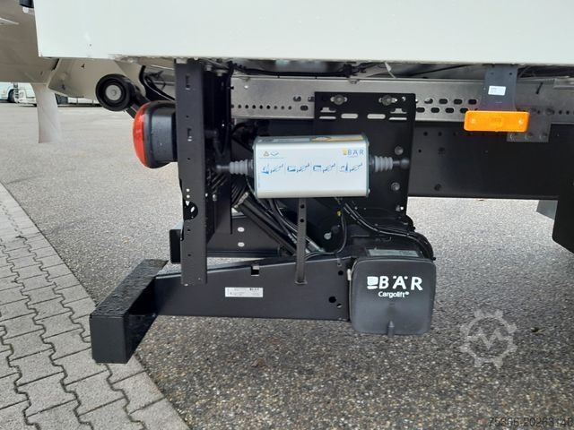 Škatlasti tovornjak DAF FA XB 290 16t Spier Plywoodkoffer