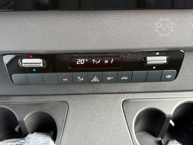 Hátíð loftrými sendibíll MERCEDES-BENZ Sprinter 319 CDI 4325 DISTRONIC Klima AHK