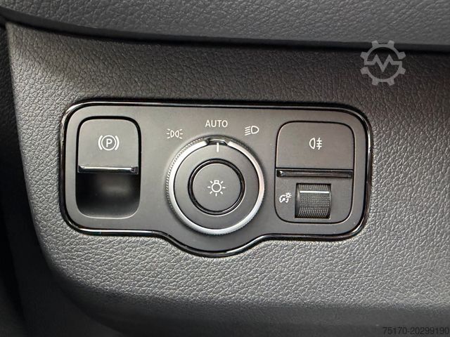 Hátíð loftrými sendibíll MERCEDES-BENZ Sprinter 319 CDI 4325 DISTRONIC Klima AHK