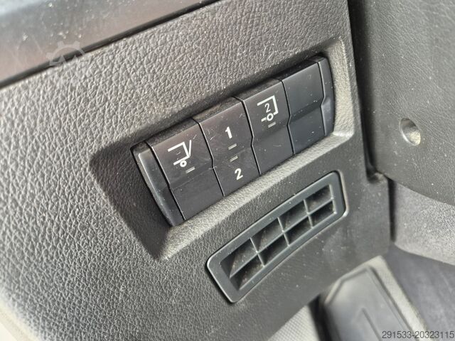 Ledusskapja kravas automašīna Mercedes-Benz Antos 2532 L / FRIGOBLOCK