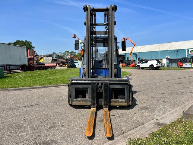 מלגזה ארבע גלגלים Caterpillar DP70