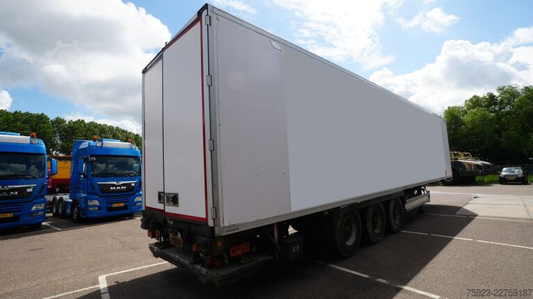 Chladírenská/mrazírenská přeprava LAMBERET 3 Axle frigo trailer Carrier Vector 1950 Bi-Temp