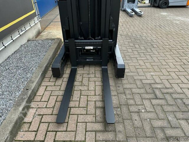 VS-22457 Reachtruck BT RRM14 Freelift BT RRM14