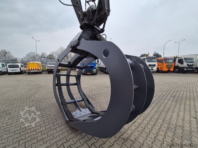 4x4 wheel loader Volvo L180 E / SERVICED! / 1 OWNER