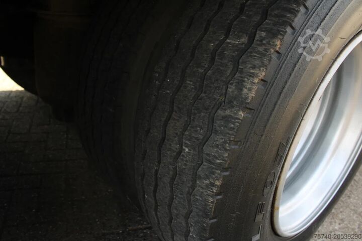 Resväska Pacton 2X AXLE + NICE TRAILER