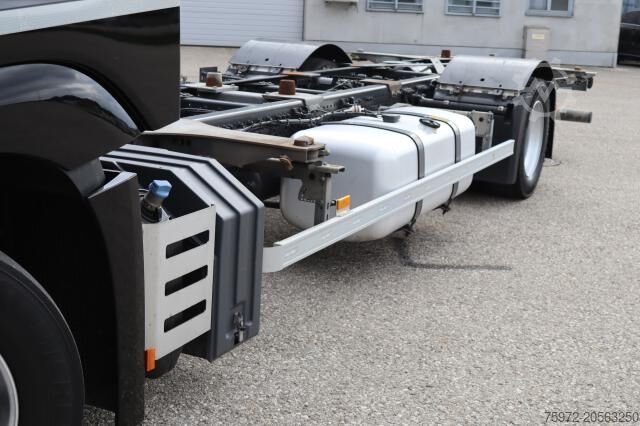 Swap body truck  Actros 1842 L nR BDF Volumen