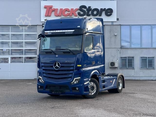 Standard tractor unit  Actros 1853 LS