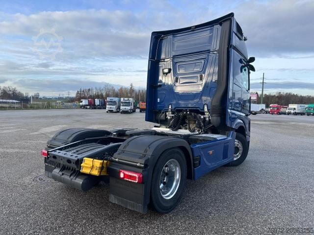 Standard tractor unit Actros 1853 LS