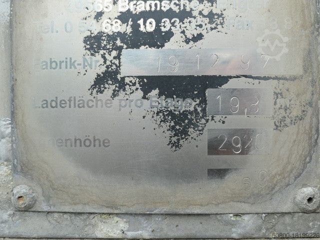Pferdeanhänger  Bannas AT 24.83, 3 Etagen, Schweine, Liftachse