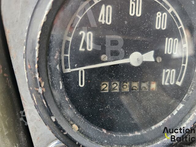 Grondboormachine  ZIL 131