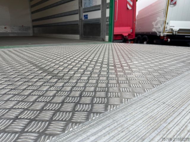 Skåpbil MERCEDES-BENZ ATEGO 1223 L / LBW 2,0 t / KAMERA / TÜRE / 6,1 m