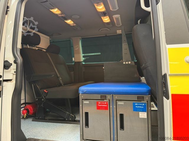 Противпожарно возило VOLKSWAGEN T6 Caravelle 4 Motion Notarzt RTW 4 Sitze STHZ