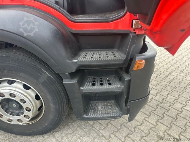 Araba taşıyıcı kamyon IVECO AD260S36 / Hiab 166 Funk / Maschinentransporter