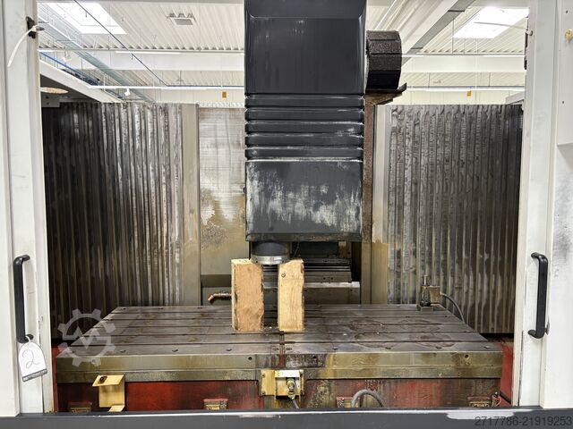 CNC vertikalni obradni centar Mazak VTC 300 II