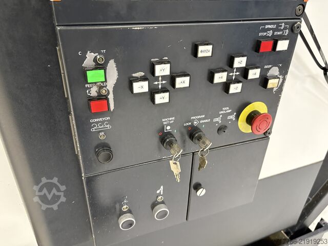 CNC vertikalni obradni centar Mazak VTC 300 II