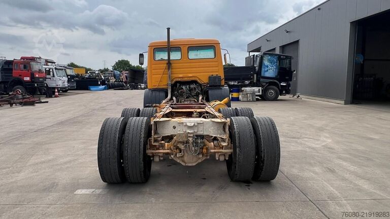 Chassis com cabina Mercedes-Benz SK 2224 (6X4 / LAMES / STEEL SUSP. / V6 / BOITE...