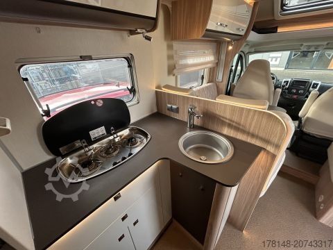 Напівінтегрований кемпер Bürstner Limited T 660