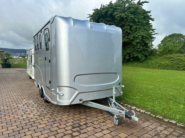 Dodávka  Steinsberger 3-Pferdeanhänger mit Bett