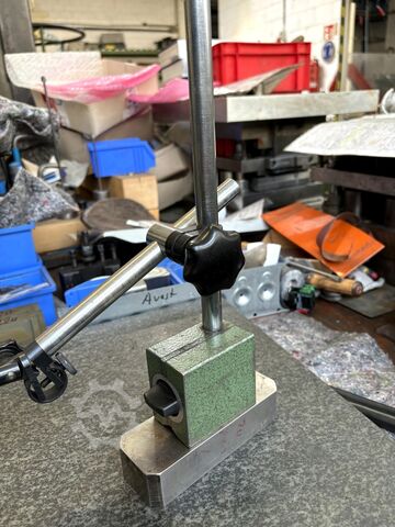 গ্রানাইট মেজারিং প্লেট সহ উচ্চতা পরিমাপক ঘড়ি Granite Measuring Plate with Dial Gauge