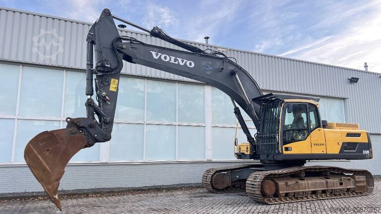 багер на вериги Volvo EC 300 D L